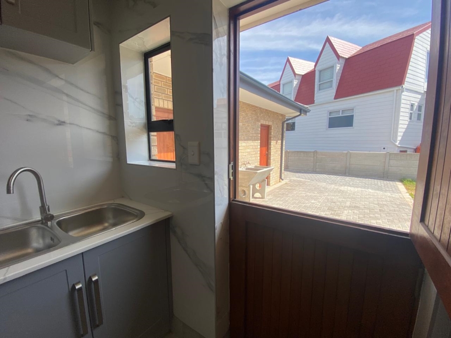 5 Bedroom Property for Sale in Dana Bay Western Cape
